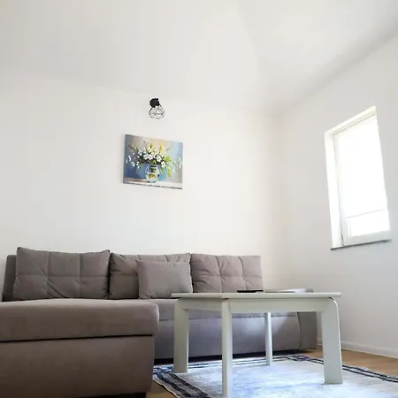 Ag Apartmans شقة